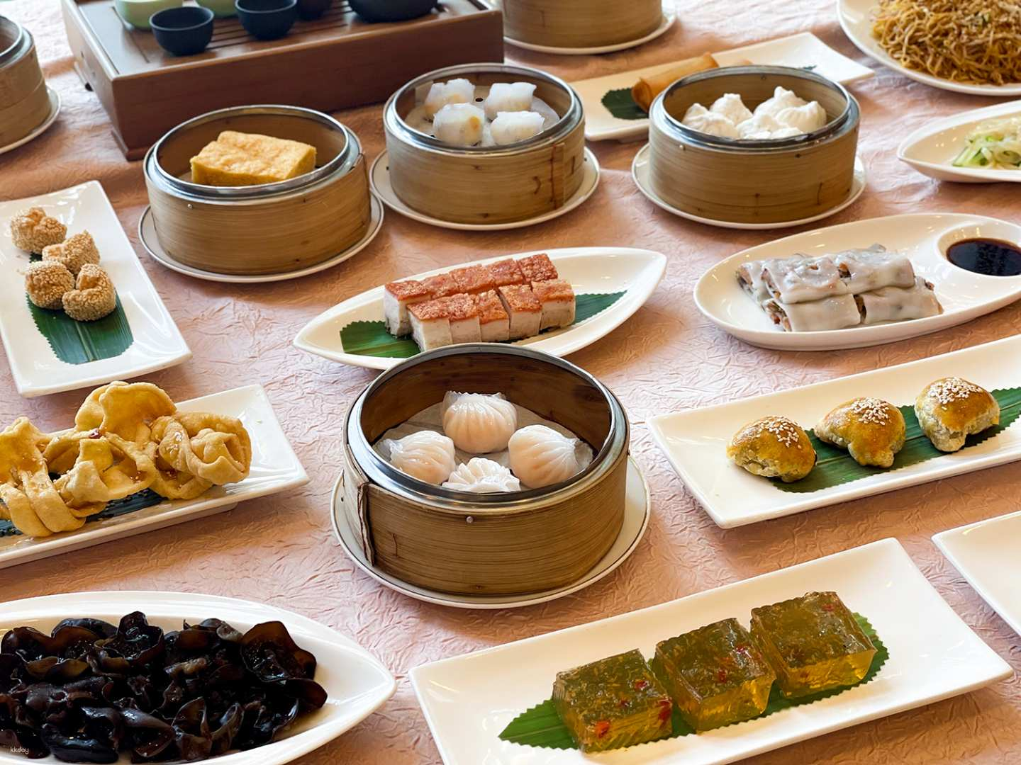 North Point | Harbour Grand Hotel Hong Kong｜150-minute Dim Sum All-you-can-eat at Kwan Cheuk Heen - Photo 1 of 3